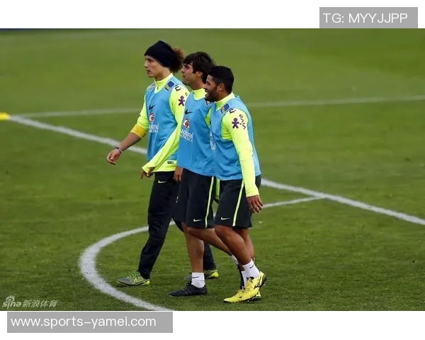 回顾20年前巴西队首发阵容卡卡小罗阿德助力4-1战胜阿根廷的辉煌时刻